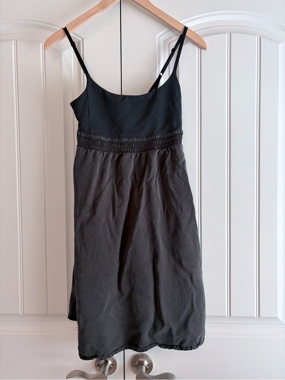 Lululemon Bliss Babydoll Tank Top Women's Size 6 Black Tencel Adjustable Straps
